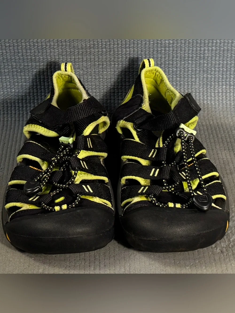 KEEN Newport H2 Sandals Black/Green Big Kid Size 5Y